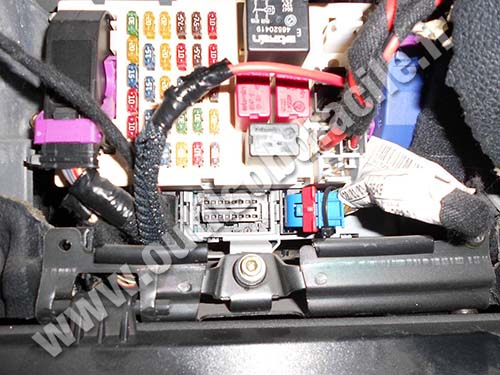Alfa Romeo 147 connecteur OBDII