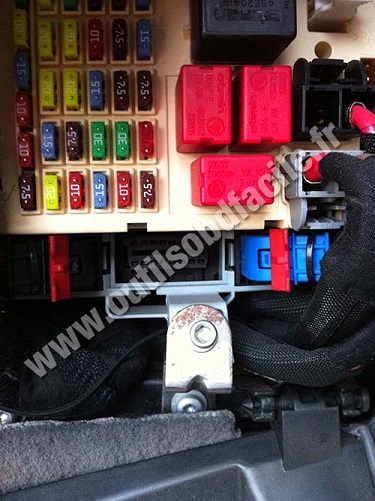 Alfa Romeo Brera connecteur OBDII