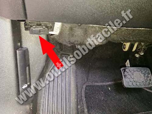 Alfa Romeo Giulietta - Commande ouverture capot