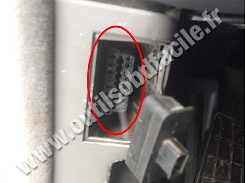 BMW Serie 7 (E65/E66/E67/E68) - Prise OBD