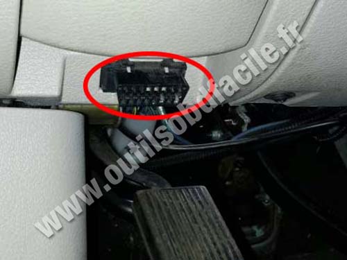 Chrysler Aspen - Connecteur OBD 2