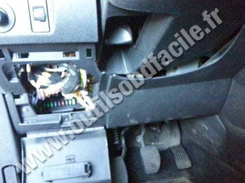 Citroen Berlingo 2 cache sous le volant