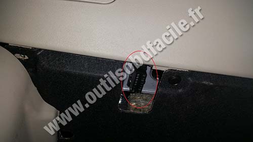 Citroen C-Crosser prise OBD2