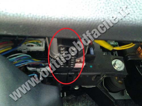 Citroen C4 Aircross prise OBD2