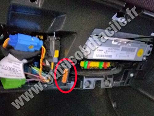 Citroen C4 Cactus - Connecteur OBD II