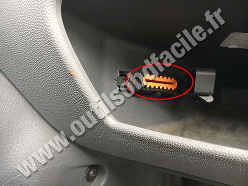 Citroen Disaptch - Connecteur OBD 2