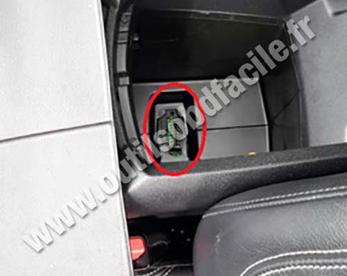 Citroen DS5 prise OBD2