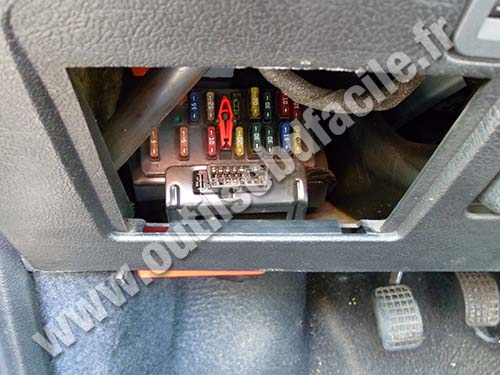 Citroen Saxo connecteur OBD
