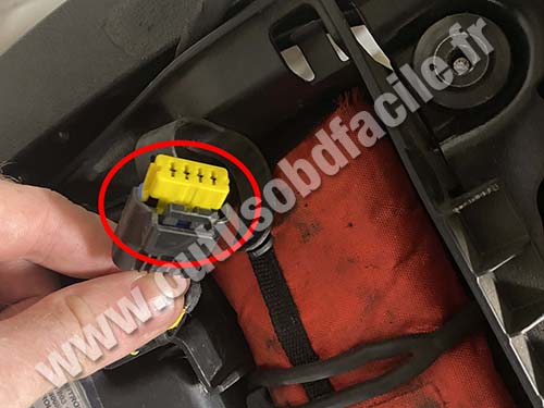 Ducati Monster - Prise non-standard 4 broches