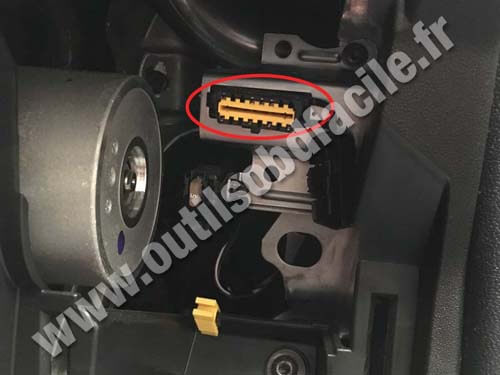 Fiat 500 RHD Prise OBD II