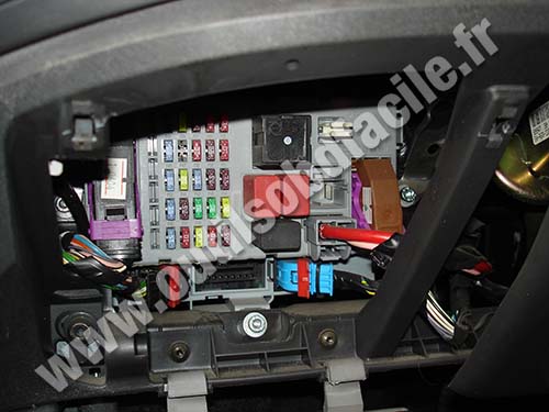 Fiat Doblo 2007 emplacement connecteur OBD