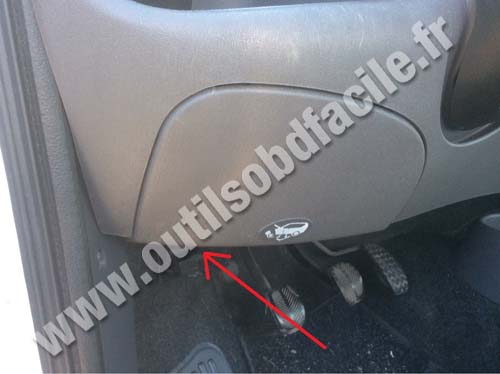 Fiat Seicento commande capot