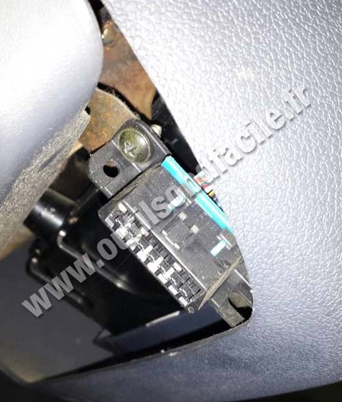 Ford Connect connecteur OBD2