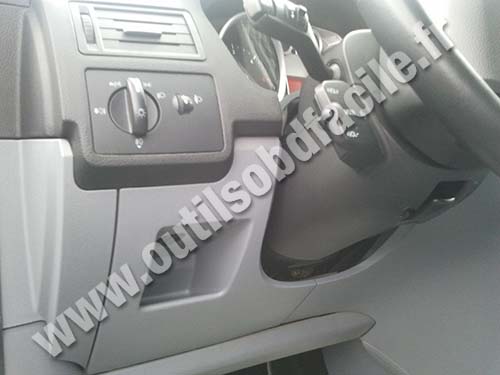 Ford Focus rangement sous le volant