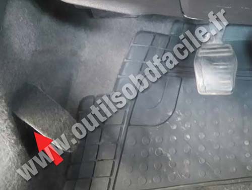 Ford Ka - Trappe connecteur