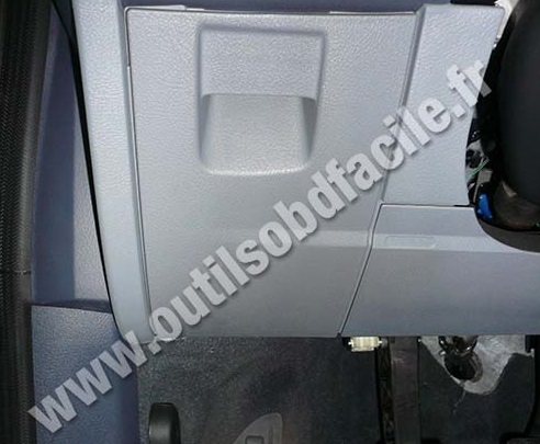 Ford Mondeo 3 vide poche sous le volant