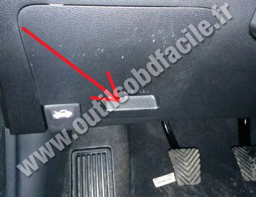 Hyundai I20 tirette du capot