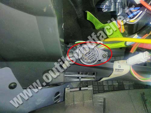 Iveco Daily - Prise ronde non standard OBD