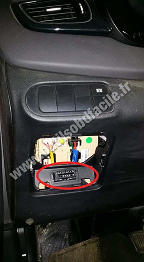 Kia Carrens - Connecteur OBD