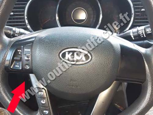 Kia K5 - Volant