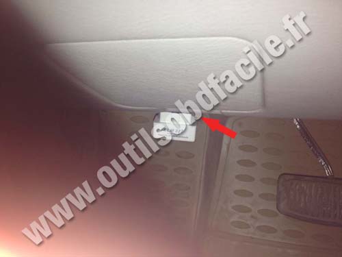 Kia Opirus - Connecteur OBD2