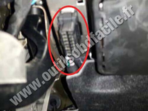Lancia Thema - Prise OBD