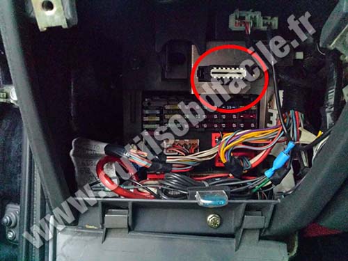 Lancia Ypsilon  prise OBD II