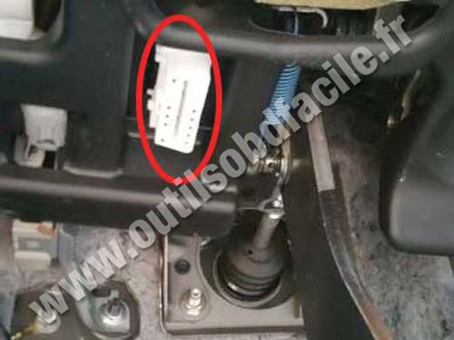 Lexus RX450h - Connecteur OBD2