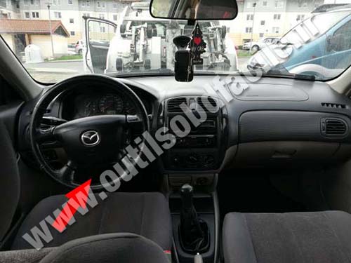 Mazda 323 - Tableau de bord