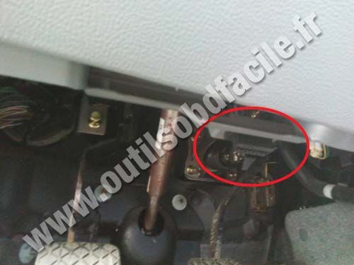 Mazda 626 prise OBD2