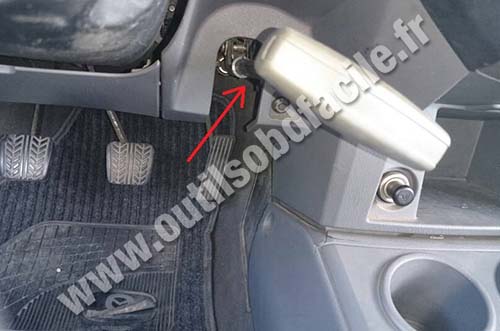 Mazda BT 50 frein à main