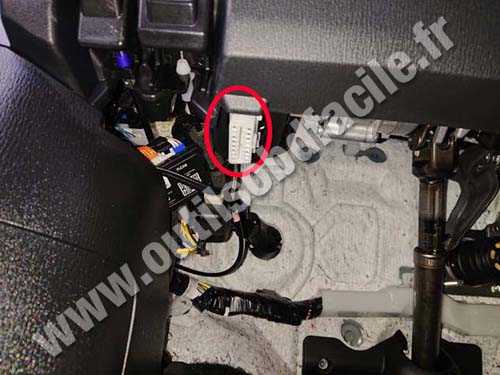 Mazda CX-5 - Connecteur OBD