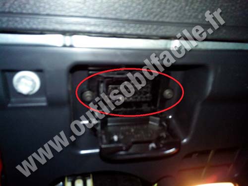 Mercedes Classe A 176 connecteur OBD2