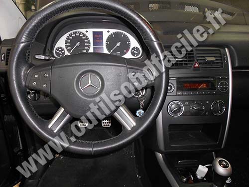 Mercedes B180 tableau de bord