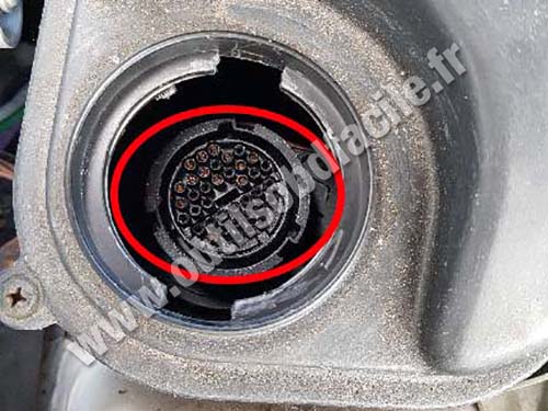 Mercedes C Class W202/S202 - Prise OBD non standard