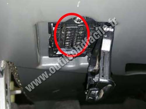 Mercedes SL - Prise OBD