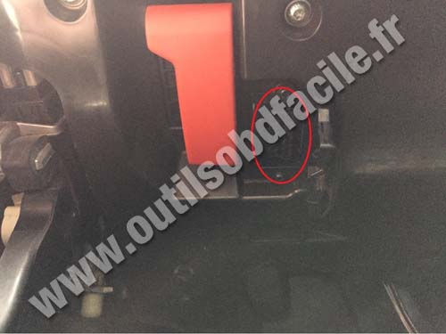 Mercedes Classe E W211 prise OBD II