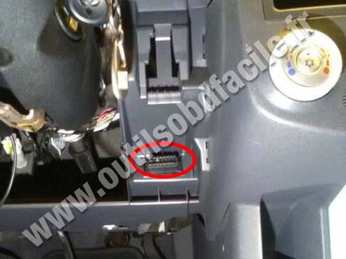 Mitsubishi Colt - Connecteur OBD