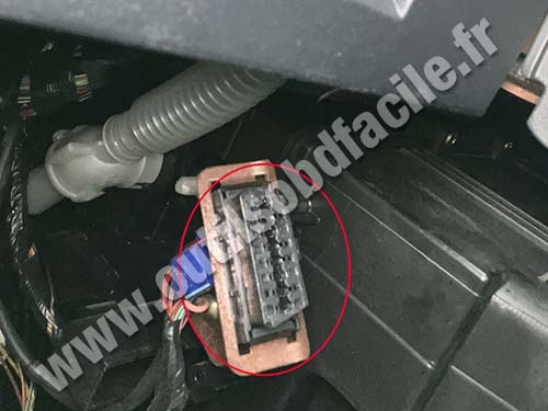 Mitsubishi Eclipse IV - Connecteur OBD