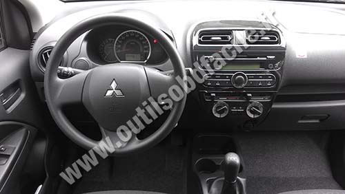 Mitsubishi Space Star tableau de bord