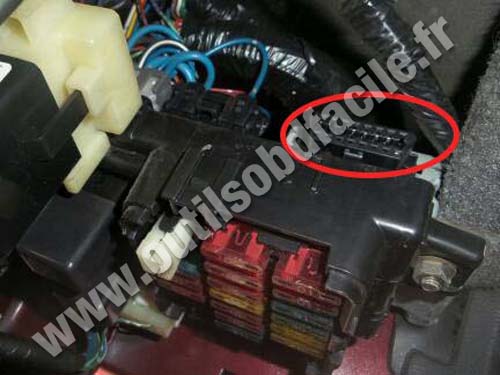 Mitsubishi Space Wagon - Connecteur OBD