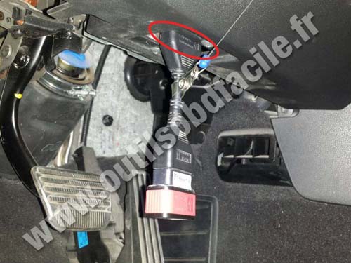Nissan 370Z - Connecteur OBD
