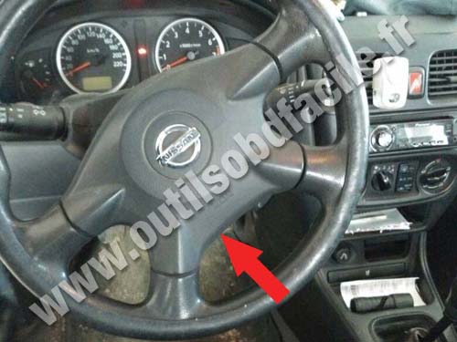 Nissan Almera tableau de bord