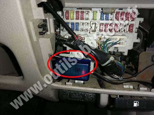 Nissan Elgran - Prise OBD