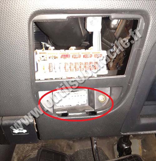 Nissan March / Micra prise OBD2
