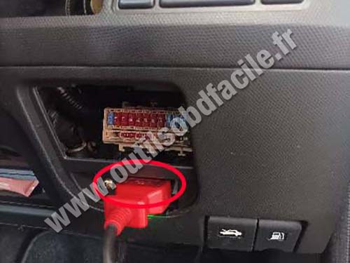 Nissan Micra - Prise OBD II