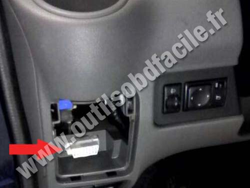 Prise OBD2 dans les Nissan NV200 (2009 - ...) - Outils OBD ... 2004 350z fuse diagram 