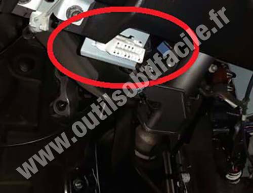 Nissan Patrol Y61 OBD socket