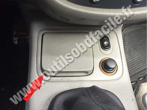 Nissan Platina - Levier de vitesses