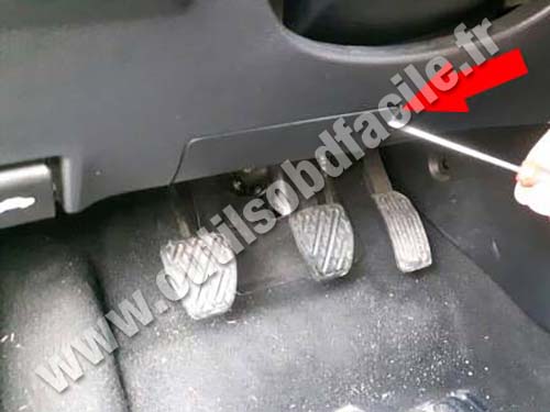 Nissan Pulsar - Cache plastique